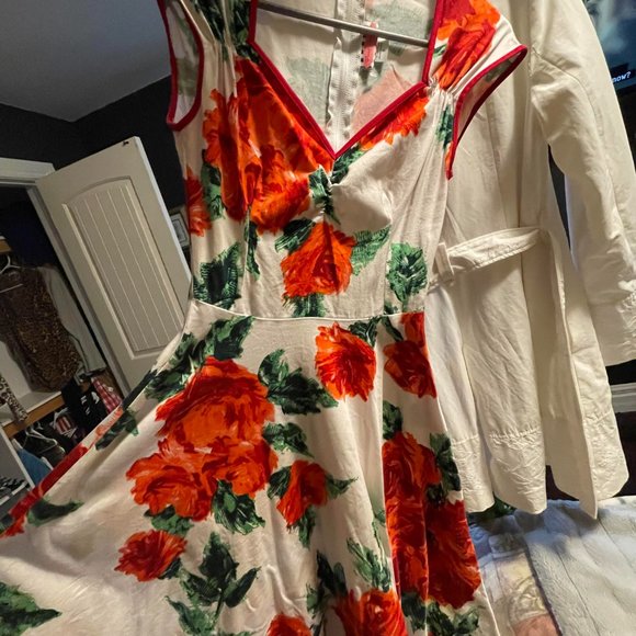 Pinup Couture Rose Dress - Picture 3 of 5